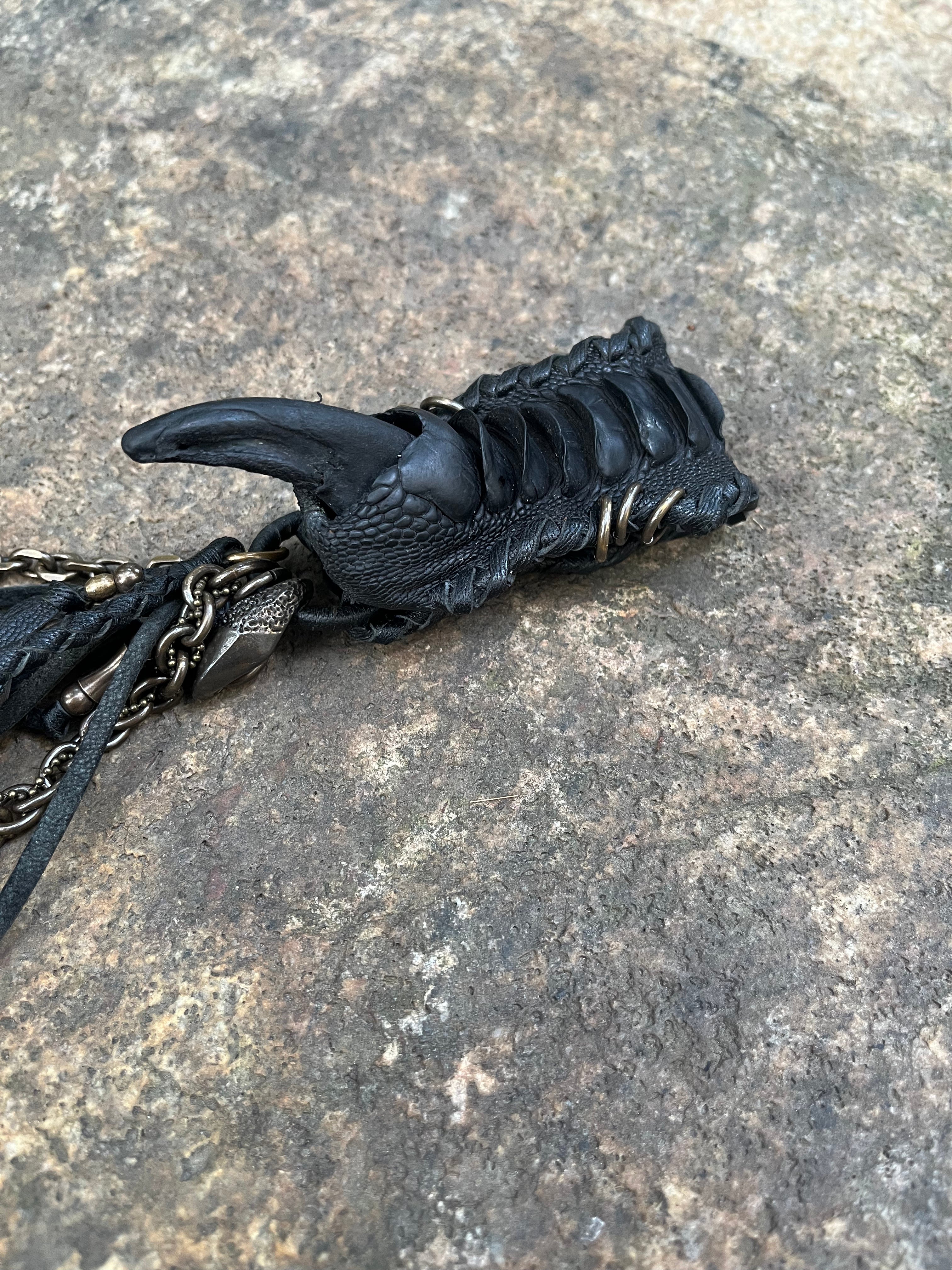 Beast Claw Wallet Chain 02