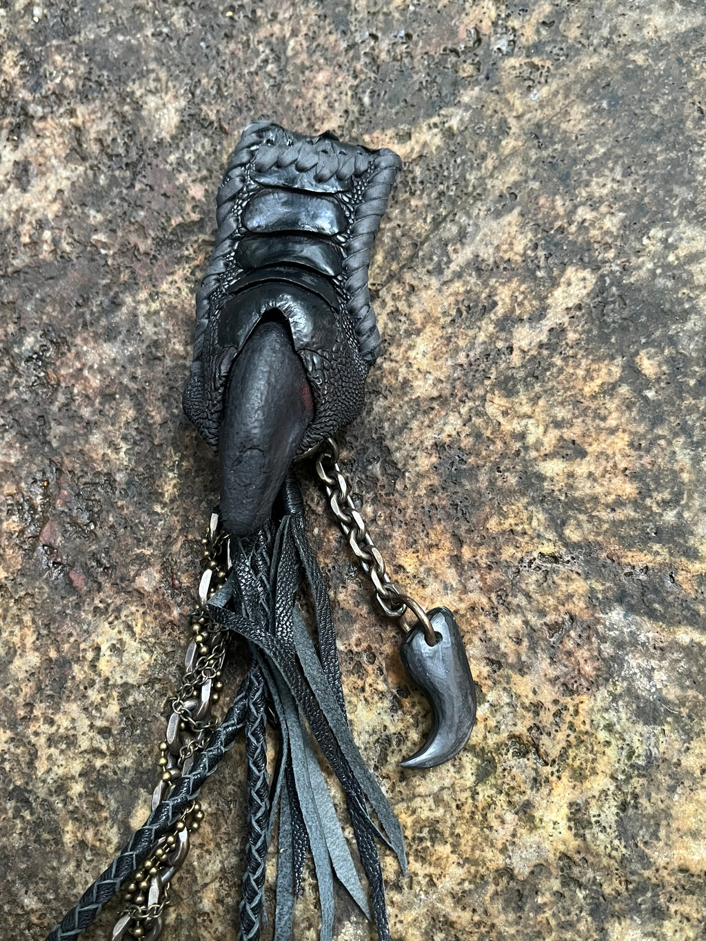 Beast Claw Wallet Chain 01