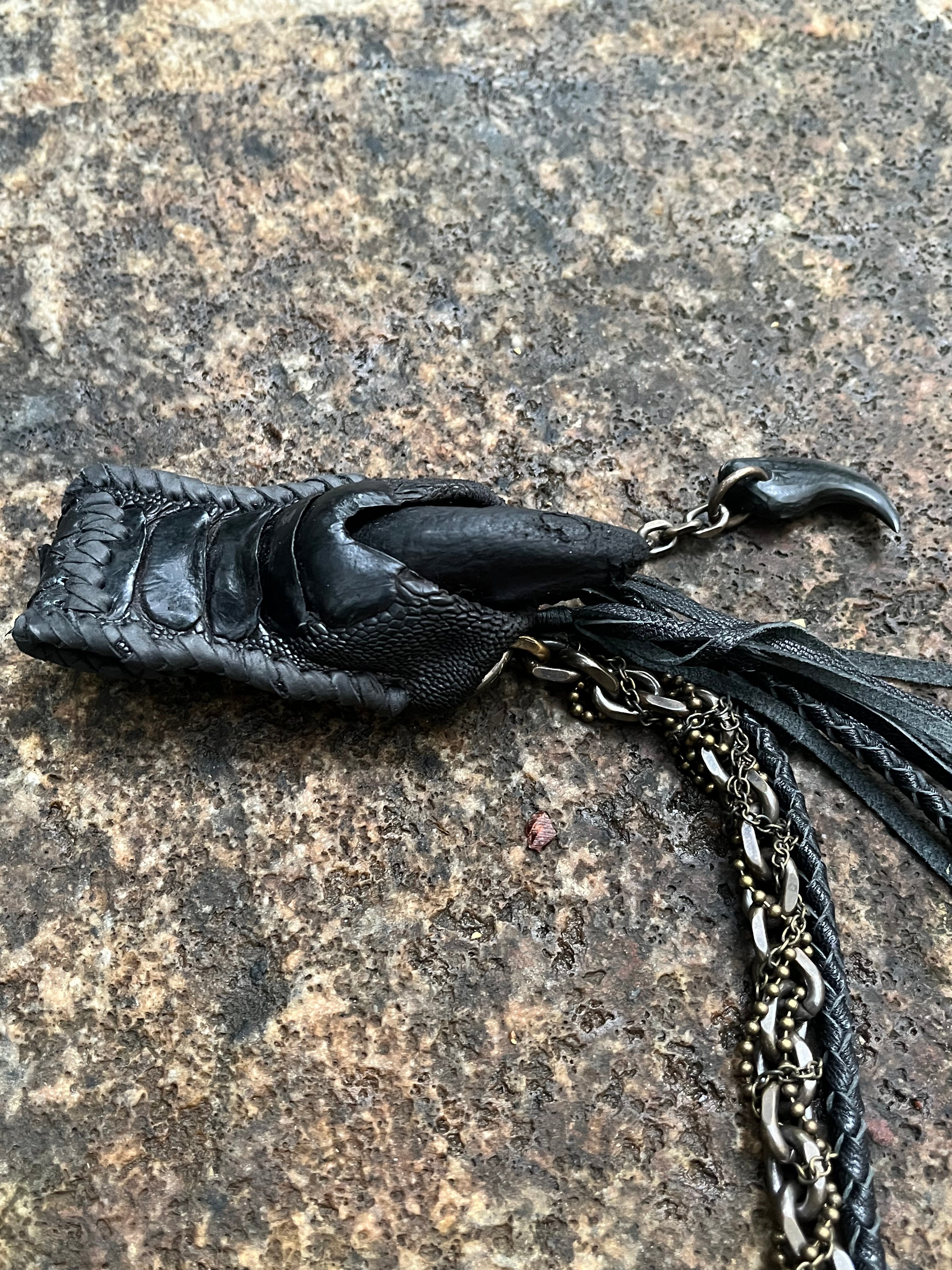 Beast Claw Wallet Chain 01