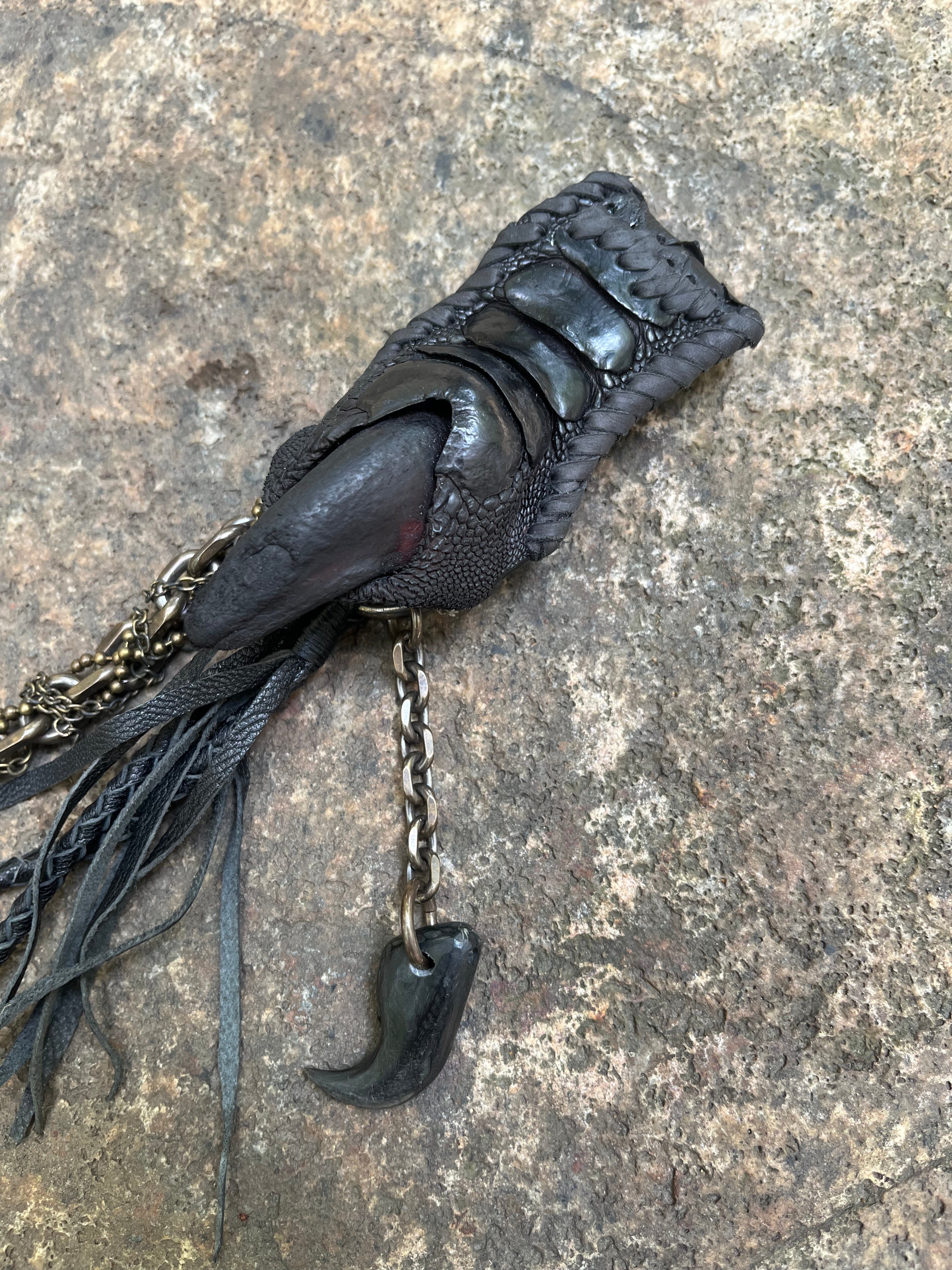 Beast Claw Wallet Chain 01