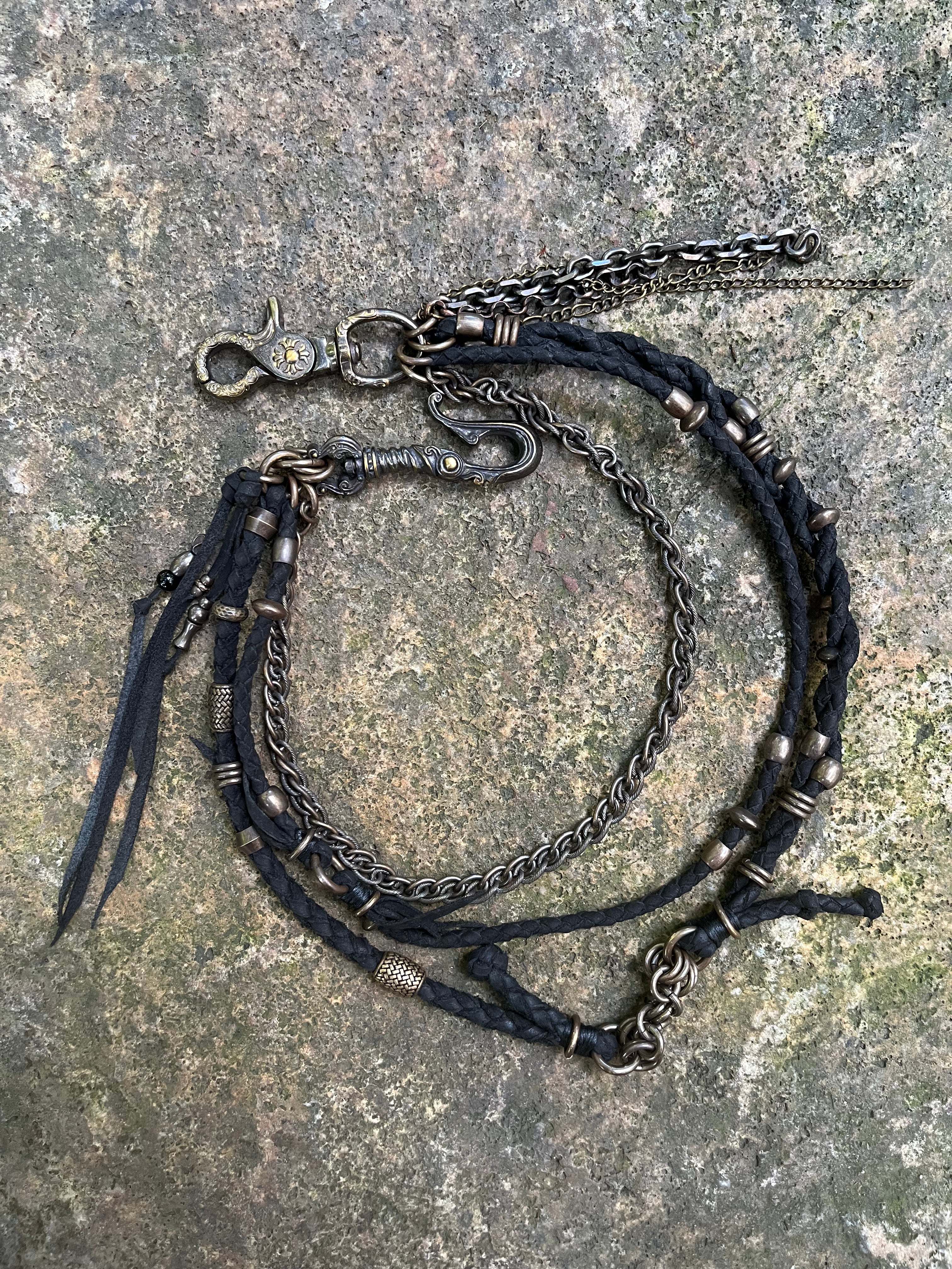 Dark Thorn #04 Wallet Chain