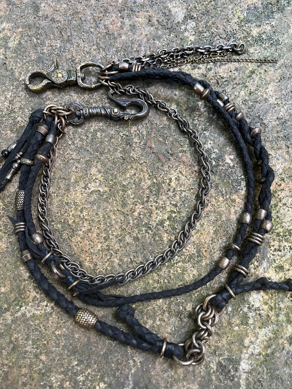 Dark Thorn #04 Wallet Chain