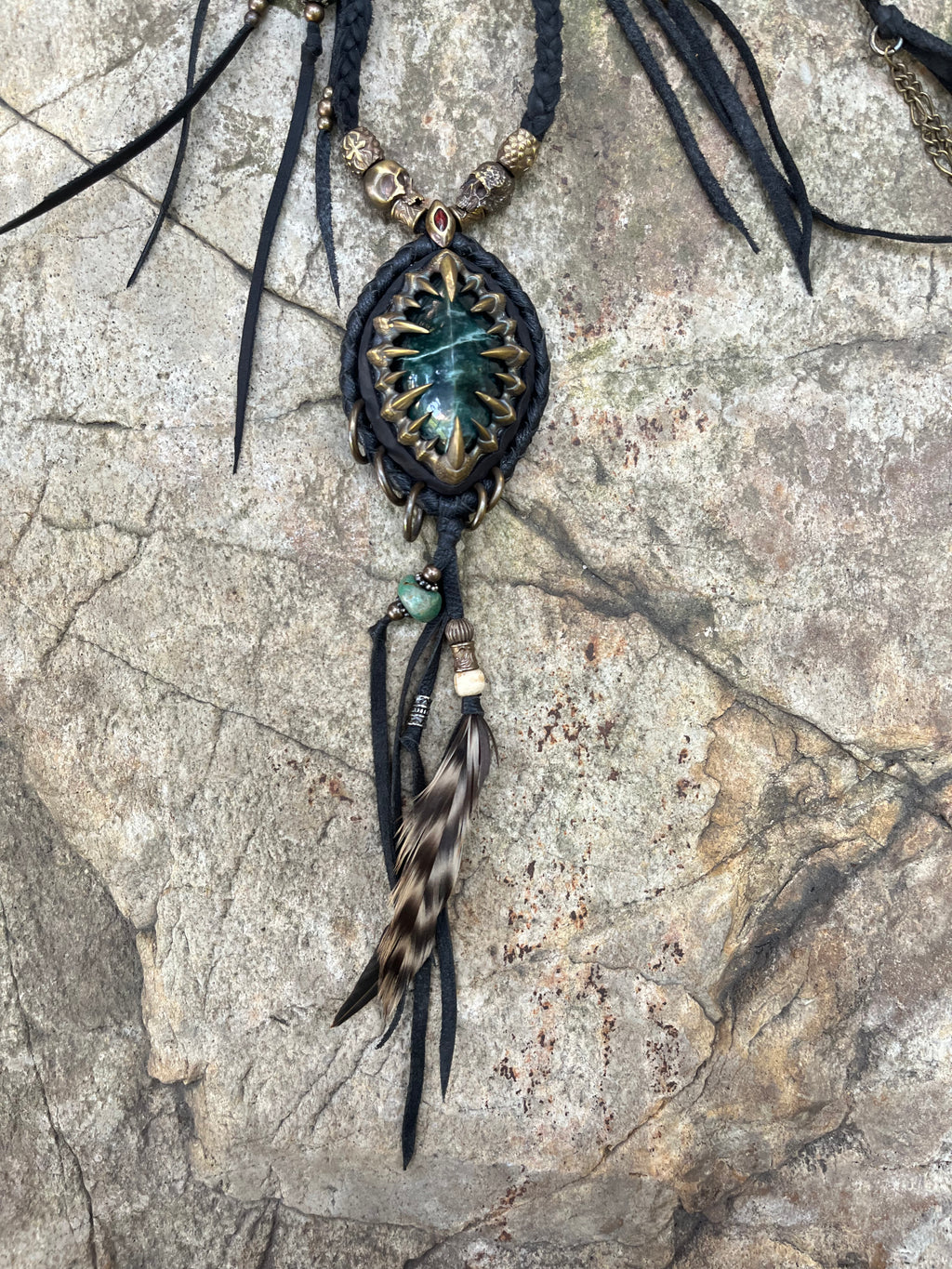 'Prickle of Jade' Necklace -Black