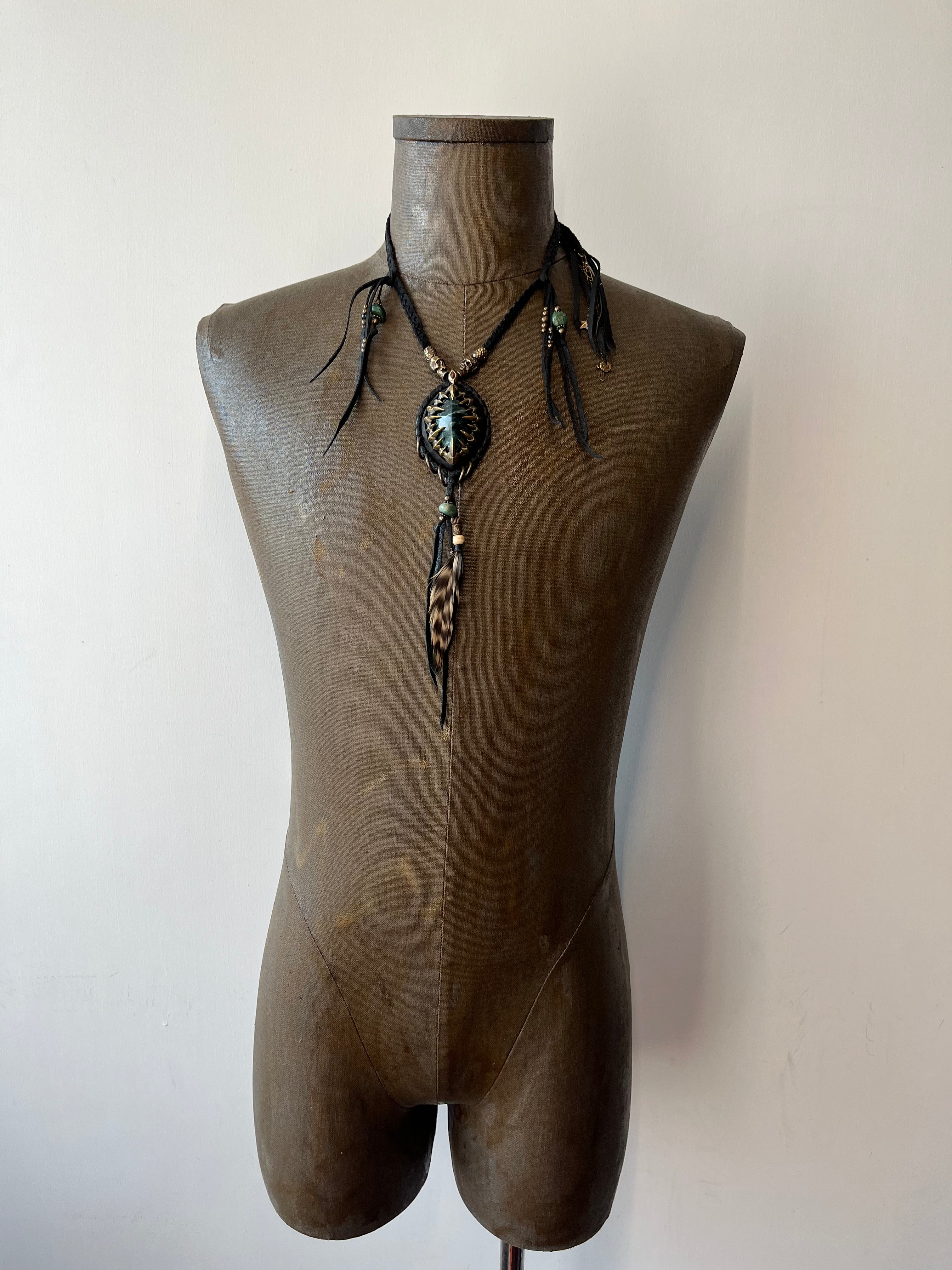 'Prickle of Jade' Necklace -Black